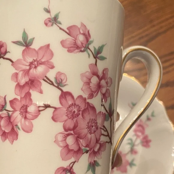 Floral Pink and Gold Trim Teacup and Saucer Set - Picture 8 of 9